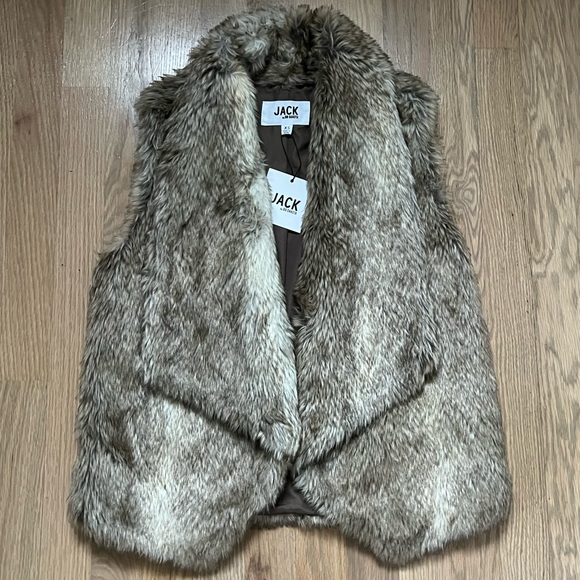 Jack by BB Dakota Faux Fur Vest - Picture 2 of 6